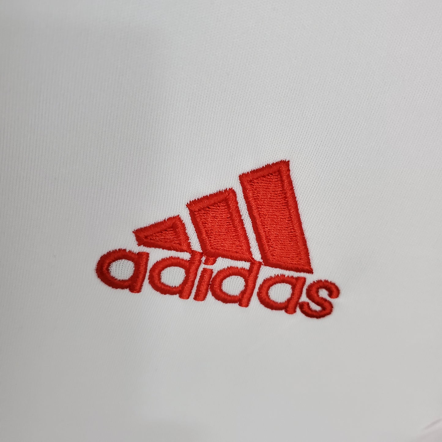 04/05 Benfica Away Retro Shirt