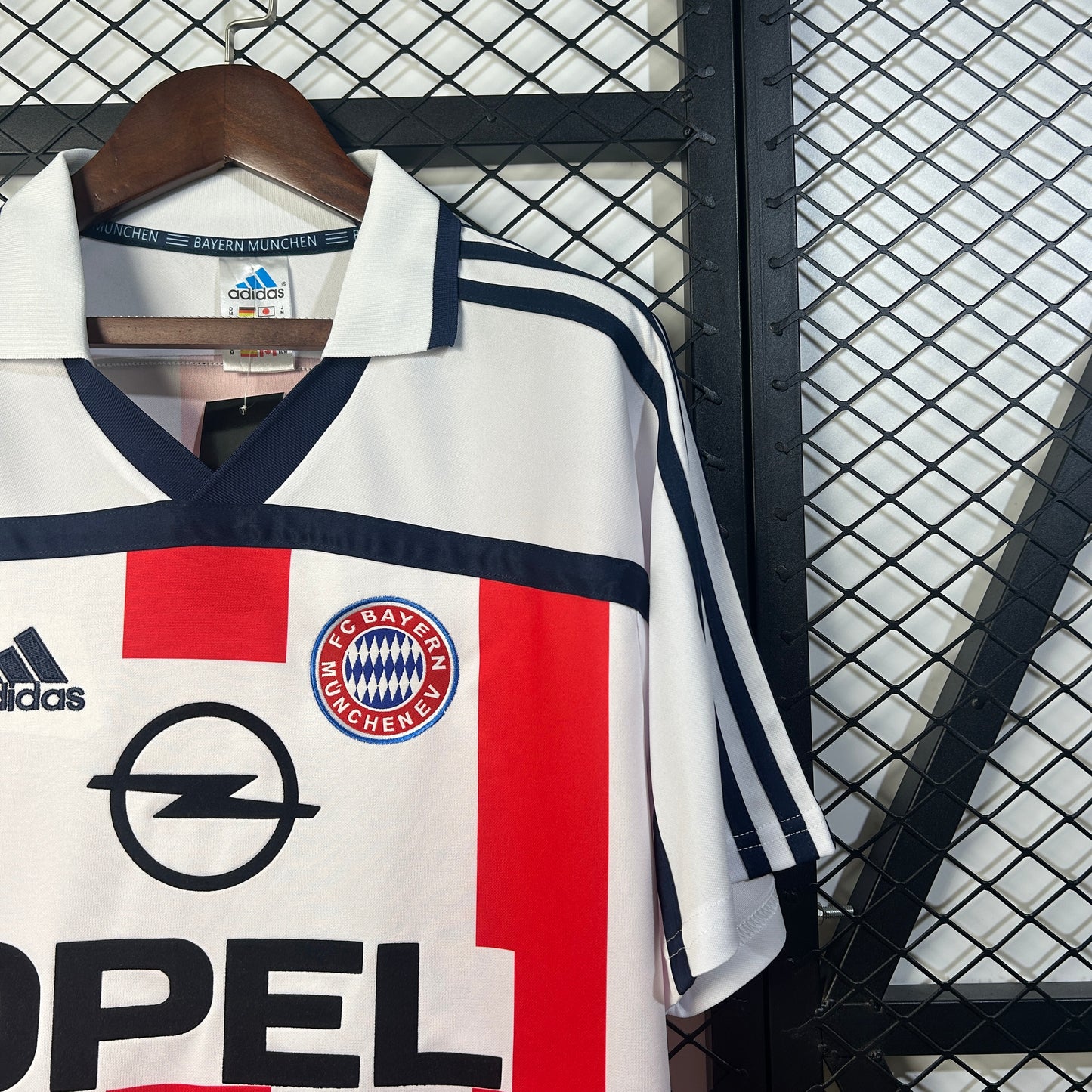 2000/2002 Bayern Munich Away Retro Shirt