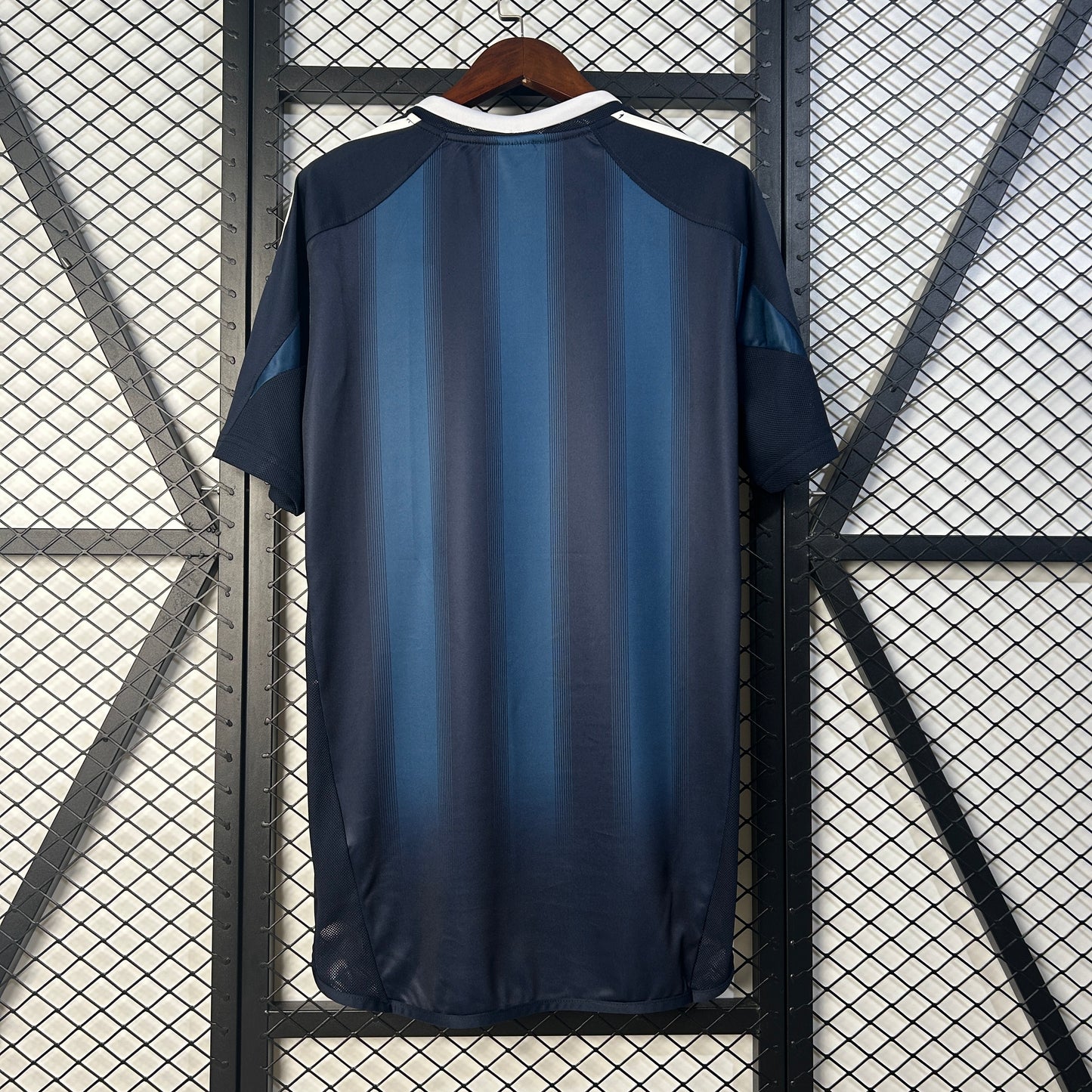 2005/2006 Newcastle Away Shirt